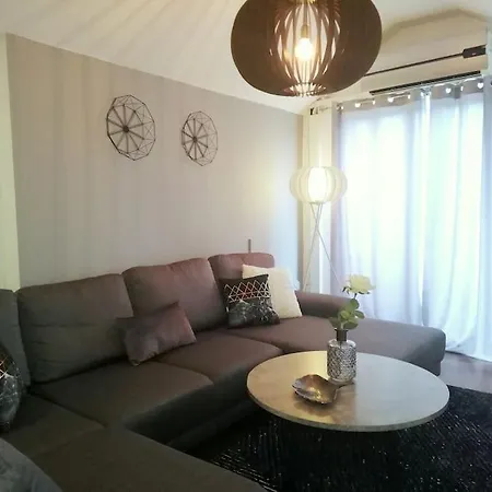 2br Fully Furnished Apartment, 4min To Rab Апартаменты