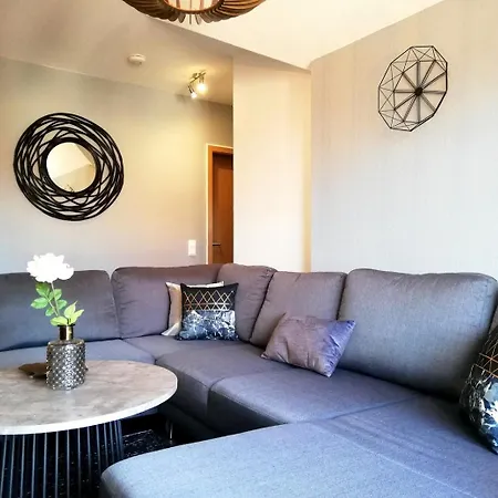 2br Fully Furnished Apartment, 4min To Rab Apartamento