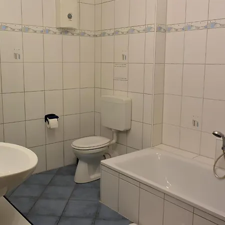 Apartamento 2br Fully Furnished Apartment, 4min To Rab Ramstein-Miesenbach