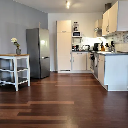 Апартаменты 2br Fully Furnished Apartment, 4min To Rab Рамштайн-Мизенбах